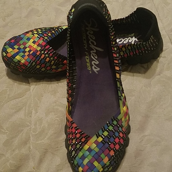 SKETCHERS SHOES